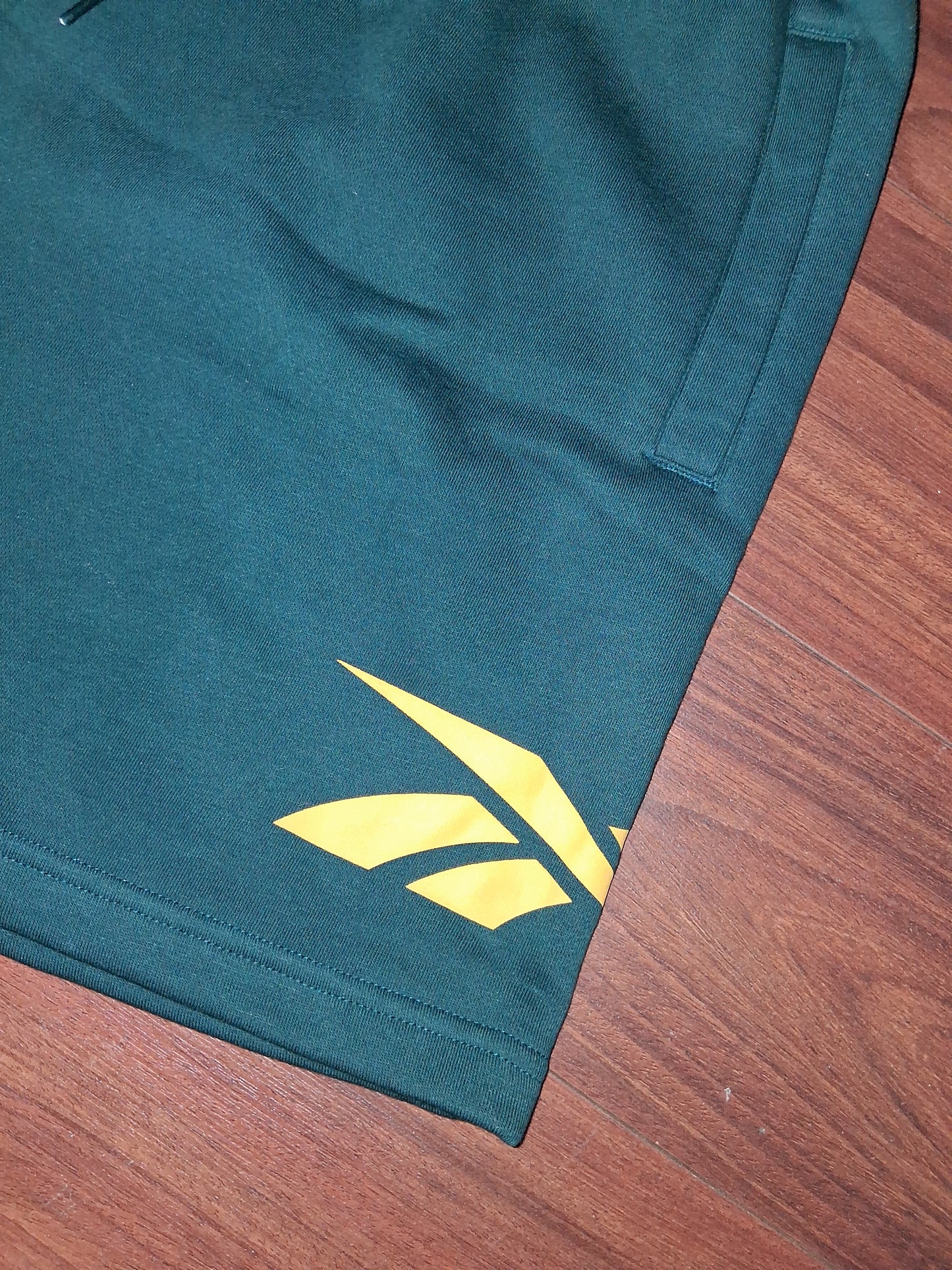 Reebok Men's Green Logo Shorts XL